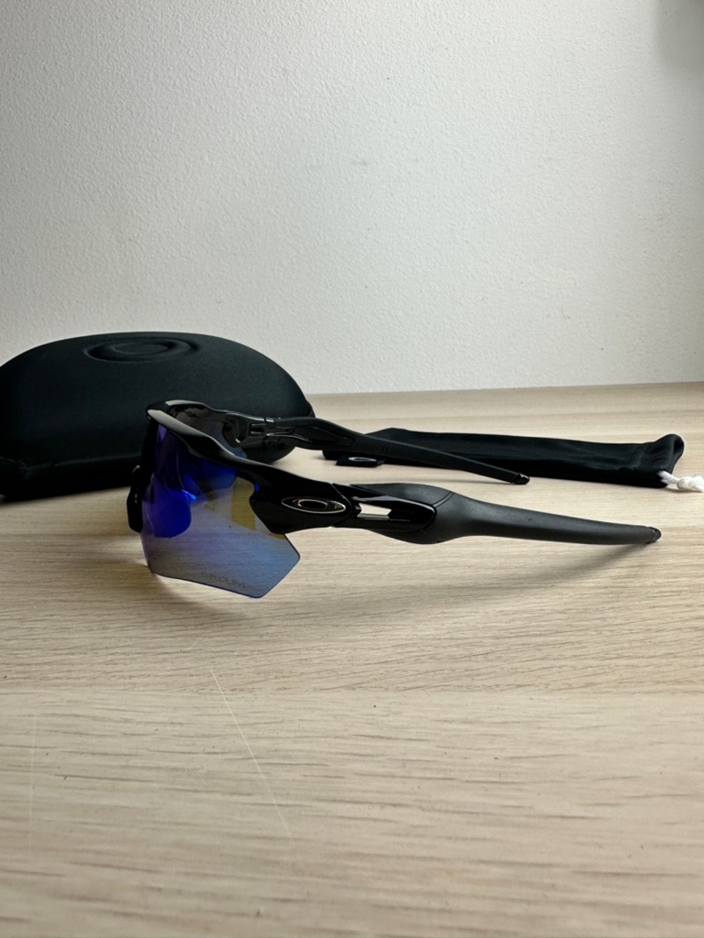 Oakley Radar Ev Path OO9208 Men's Sunglasses Black Frame Blue Prizm Lenses - Picture 3 of 5